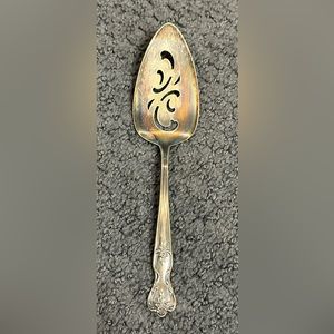 Vintage WM Roger’s Mfg Co Extra Plate Original Cake Pie Server Original 8.5”